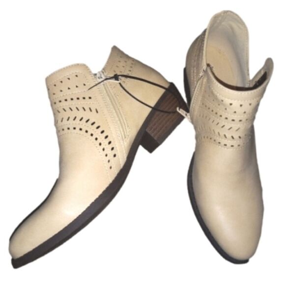 Ladies ANKLE CUT OUT BOOTS SZ 6 - Picture 3 of 10